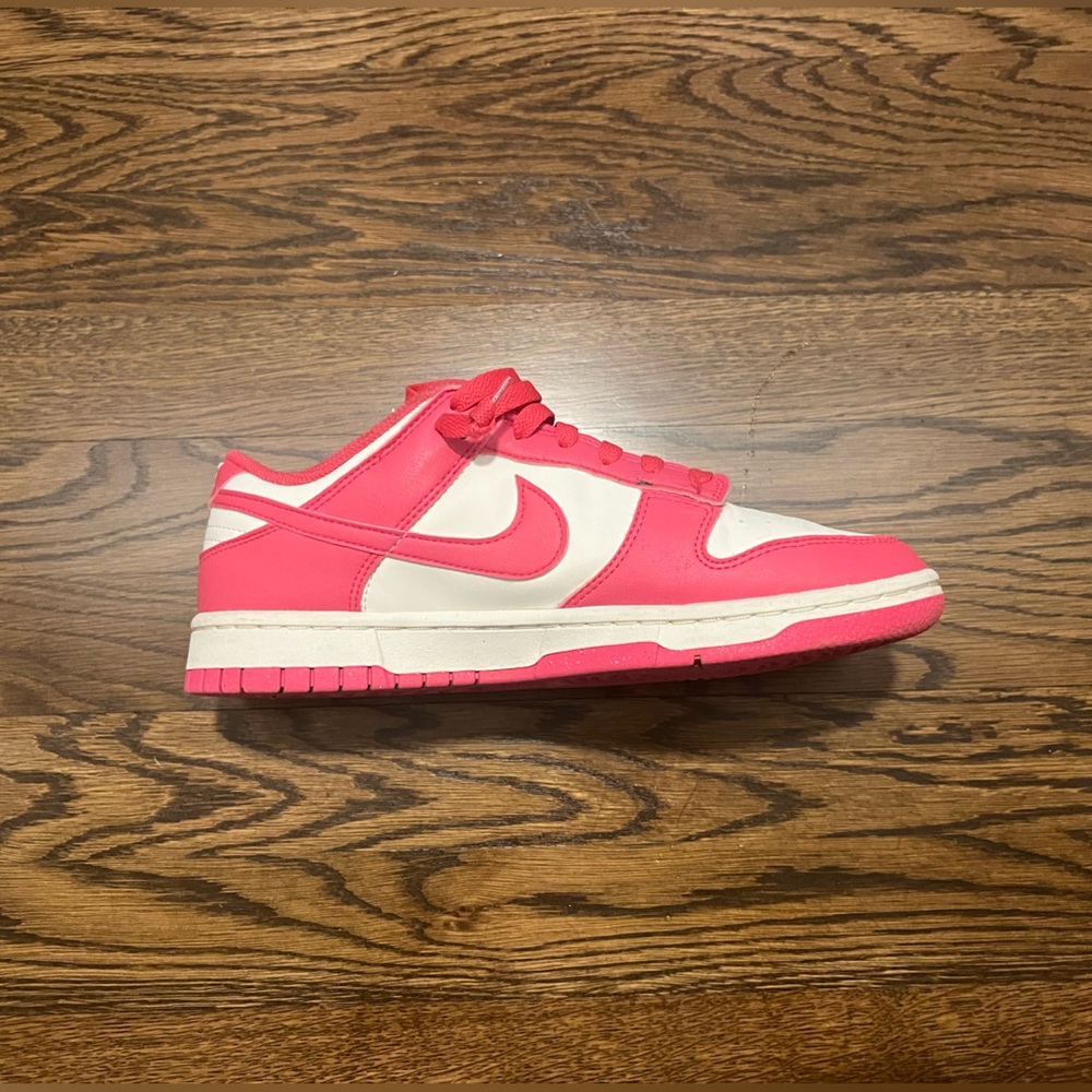 Nike women’s dunks